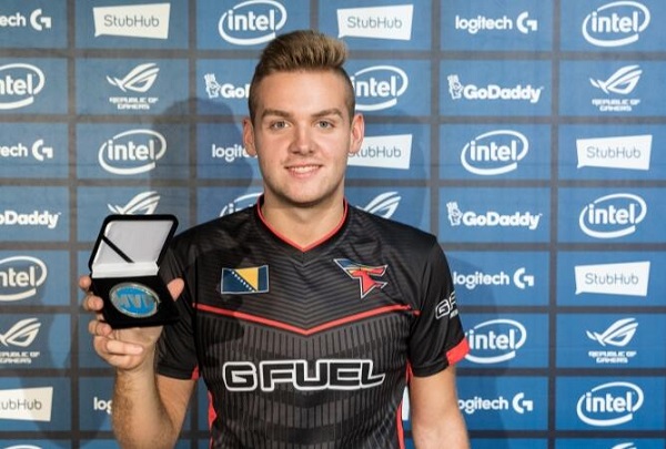 knight泽丽狂暴杀戮 Elk百步穿杨 BLG十六分钟领先一万拿赛点